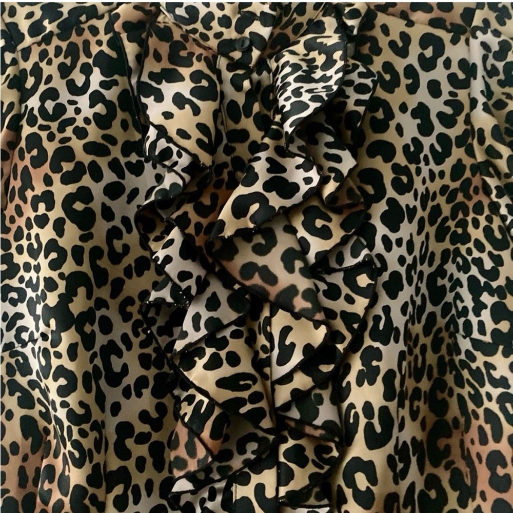 WORTHINGTON Leopard Print Ruffle Blouse Size Small Short Sleeve Button Front - Picture 5 of 9